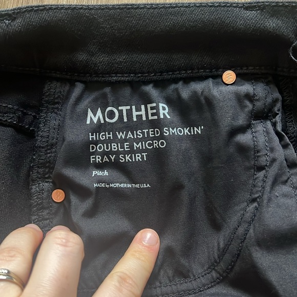 NWT Mother Denim High Waisted Smokin' Double Micro Fray Skirt size 27 - Picture 5 of 9